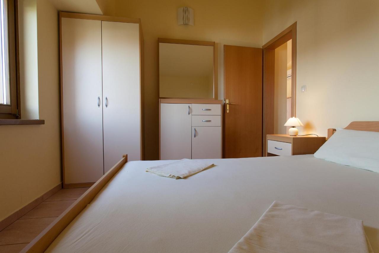 Apartman Vjekoslav 크르크 외부 사진